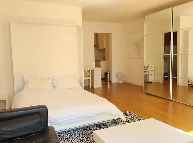 9 Rue François Miron
